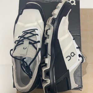 On Running Women's Cloudventure Peak 7 US